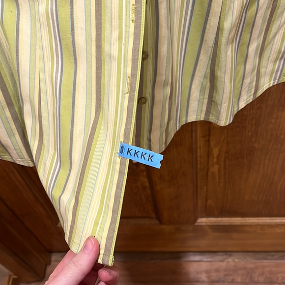 Button down shirt- like new - Picture 5 of 10